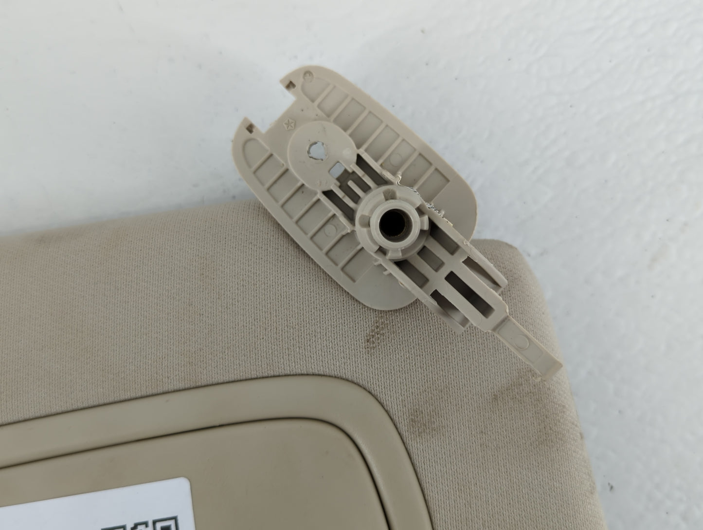 2015 Chrysler 200 Sun Visor Shade Replacement Passenger Right Mirror Fits OEM Used Auto Parts - Oemusedautoparts1.com