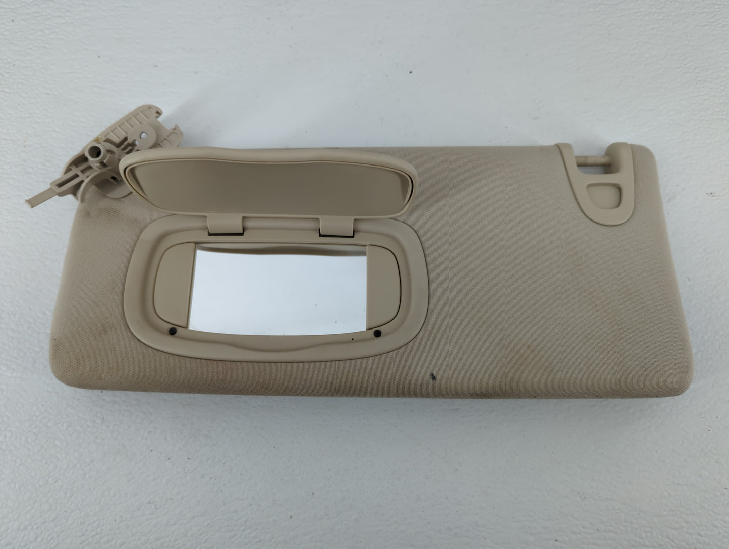 2015 Chrysler 200 Sun Visor Shade Replacement Driver Left Mirror Fits OEM Used Auto Parts - Oemusedautoparts1.com