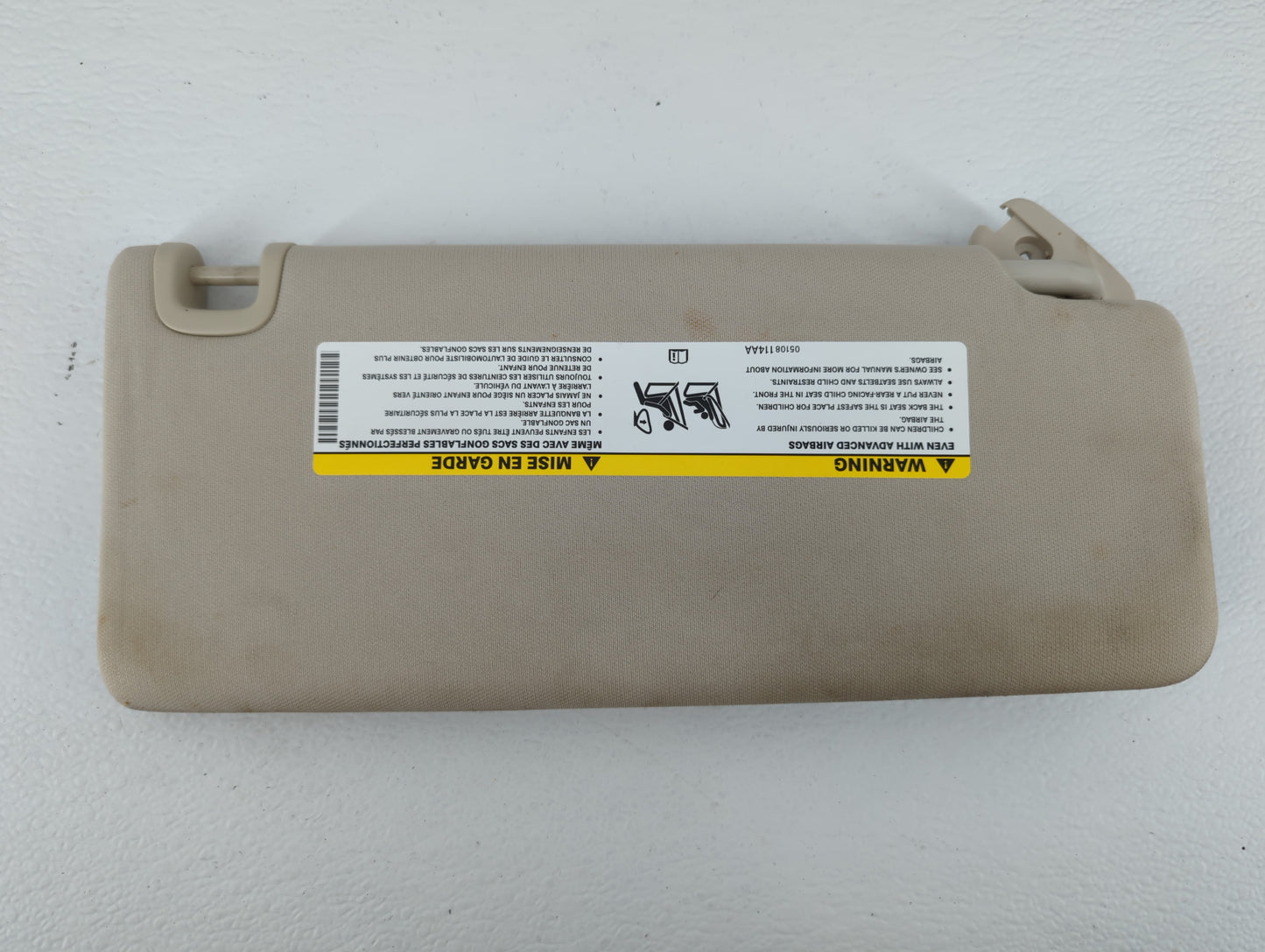 2015 Chrysler 200 Sun Visor Shade Replacement Driver Left Mirror Fits OEM Used Auto Parts - Oemusedautoparts1.com