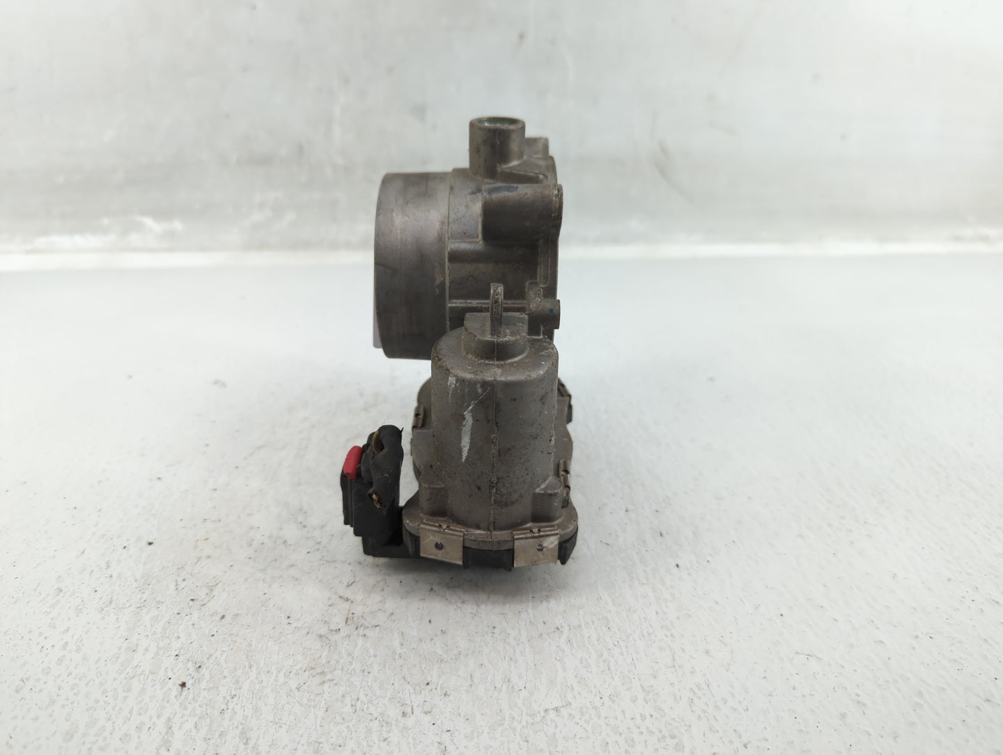 2015-2017 Chrysler 200 Throttle Body P/N:04891970 B Fits Fits 2014 2015 2016 2017 2018 2019 2020 2021 2022 OEM Used Auto Par