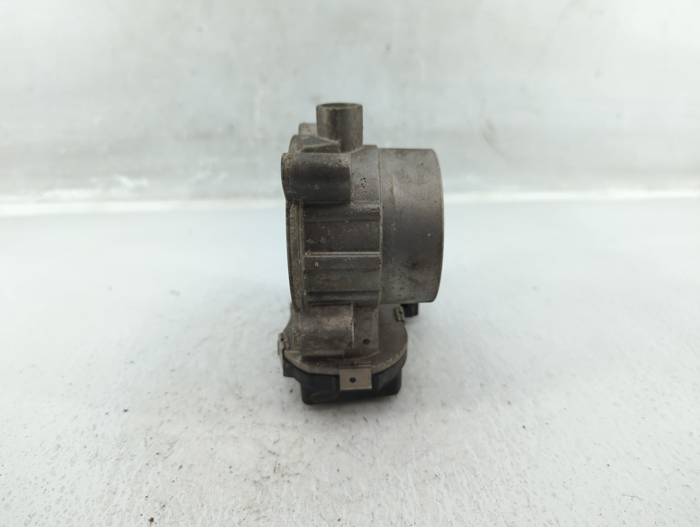 2015-2017 Chrysler 200 Throttle Body P/N:04891970 B Fits Fits 2014 2015 2016 2017 2018 2019 2020 2021 2022 OEM Used Auto Par