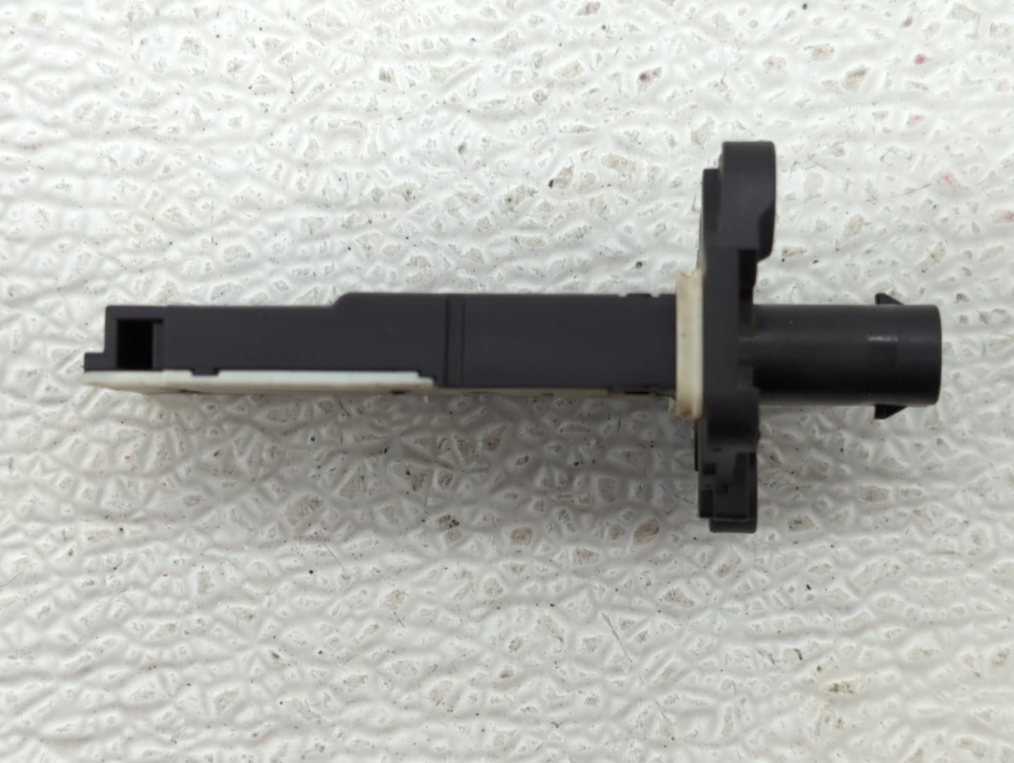 2015-2017 Chrysler 200 Mass Air Flow Meter Maf - Oemusedautoparts1.com