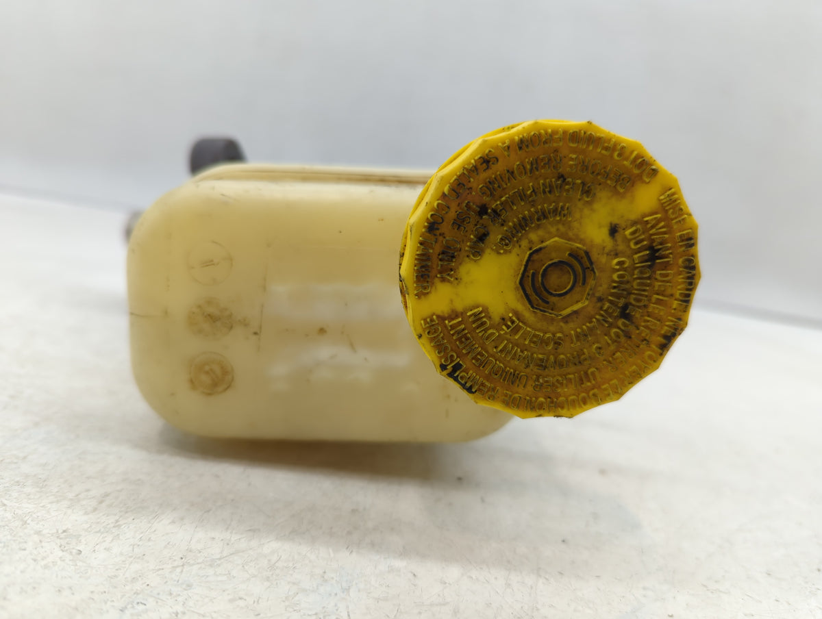 Chrysler 200 Brake Master Cylinder 608667 - Oemusedautoparts1.com