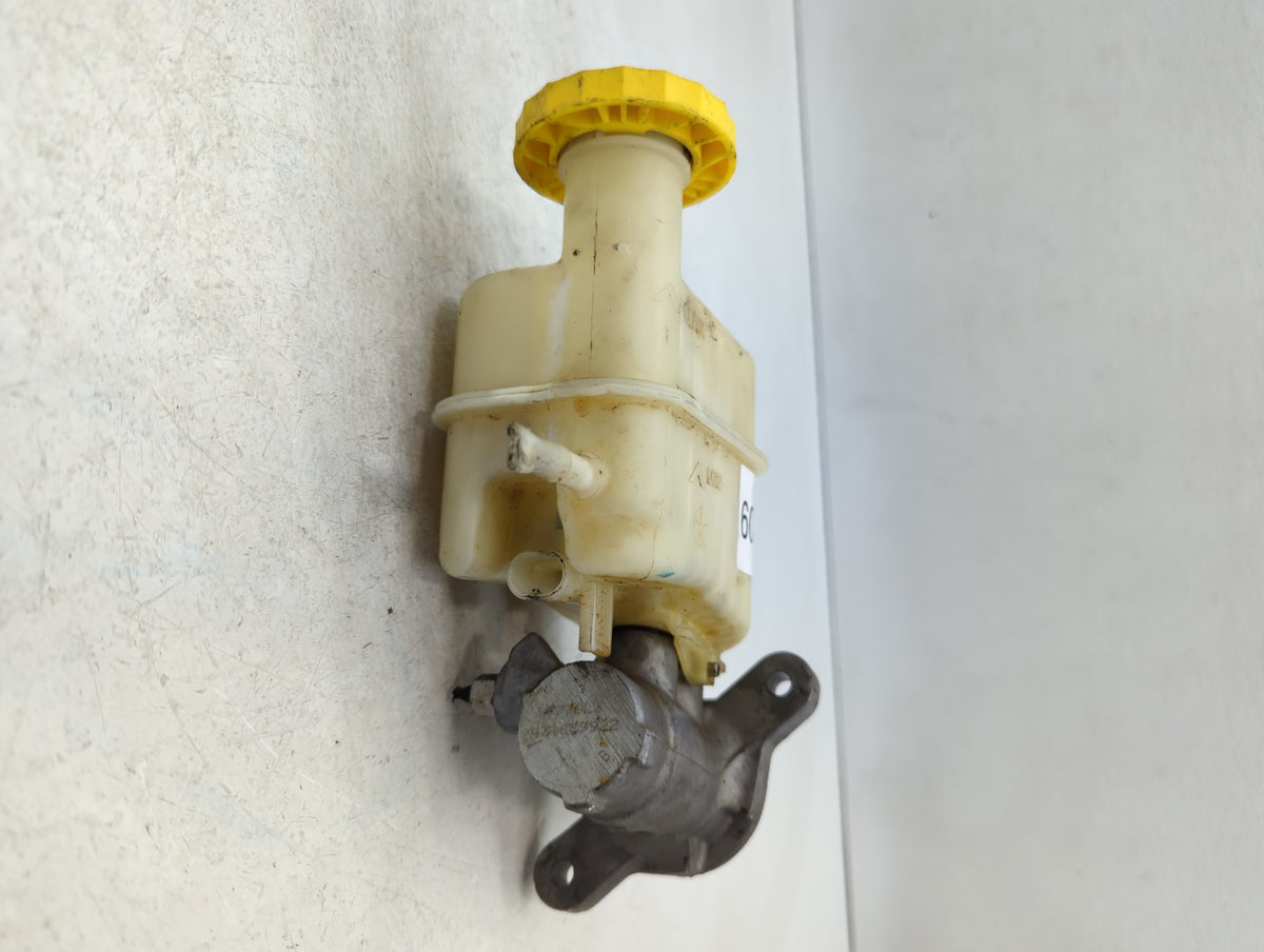 Chrysler 200 Brake Master Cylinder 608667 - Oemusedautoparts1.com