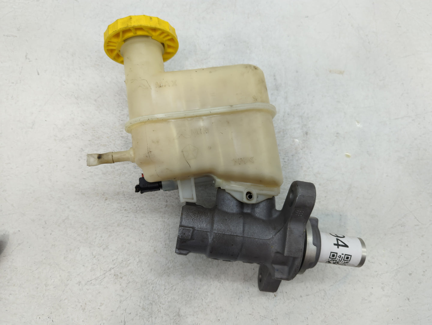 2015-2017 Chrysler 200 Brake Master Cylinder - Oemusedautoparts1.com
