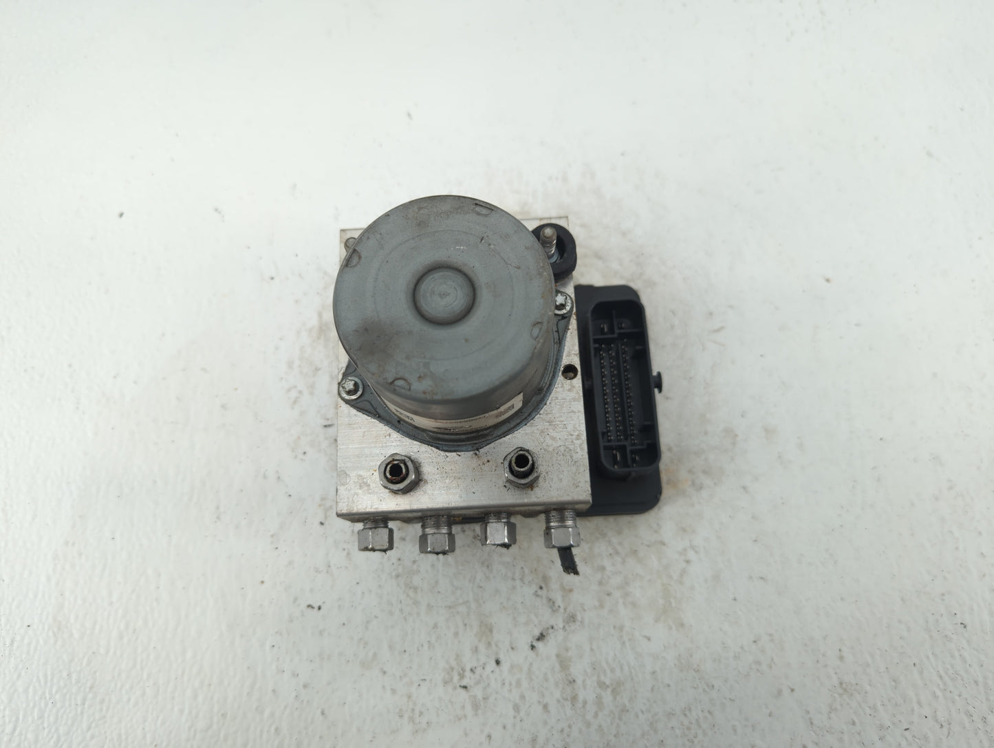 2015 Chrysler 200 ABS Pump Control Module Replacement P/N:269 602 68232470AB Fits OEM Used Auto Parts - Oemusedautoparts1.co