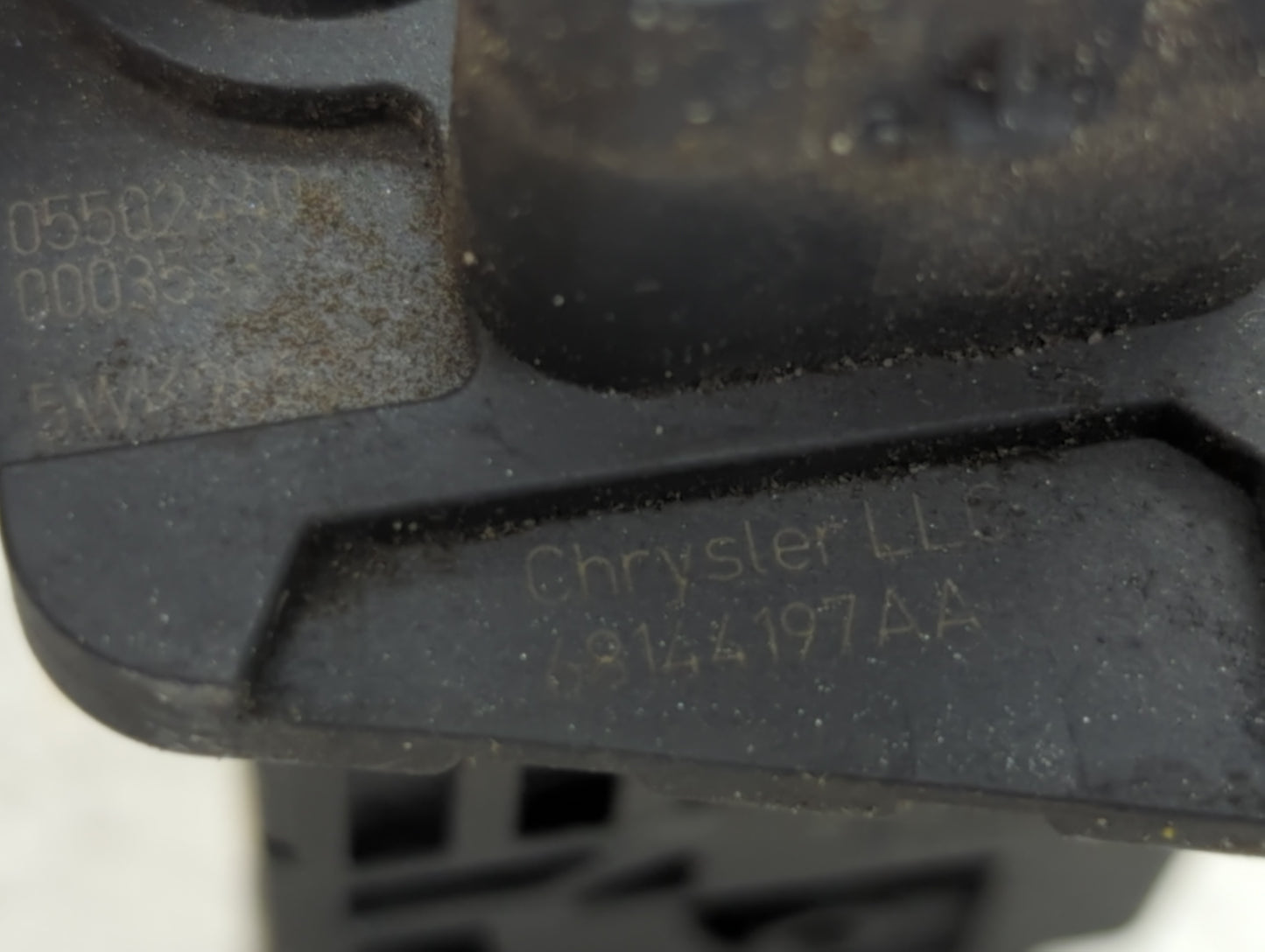 2015-2017 Chrysler 200 Mass Air Flow Meter Maf - Oemusedautoparts1.com