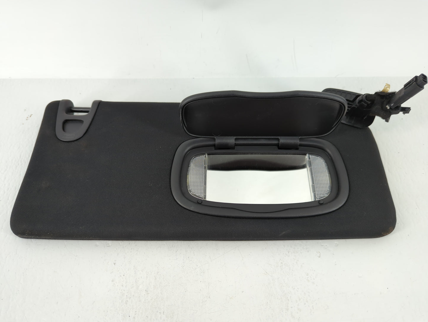 2015 Chrysler 200 Sun Visor Shade Replacement Driver Left Mirror Fits OEM Used Auto Parts - Oemusedautoparts1.com