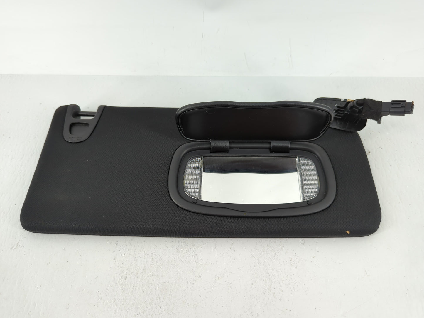2015 Chrysler 200 Sun Visor Shade Replacement Passenger Right Mirror Fits OEM Used Auto Parts - Oemusedautoparts1.com