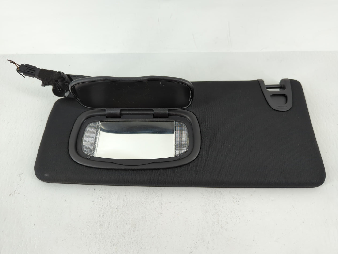 2015 Chrysler 200 Sun Visor Shade Replacement Driver Left Mirror Fits OEM Used Auto Parts - Oemusedautoparts1.com
