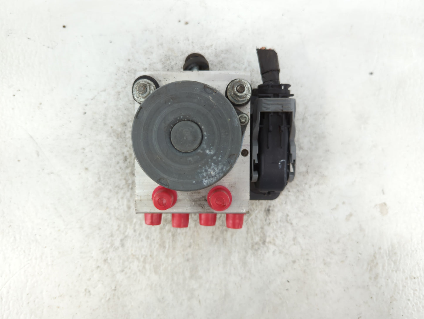 2015 Chrysler 200 ABS Pump Control Module Replacement P/N:P68232470AB Fits OEM Used Auto Parts - Oemusedautoparts1.com