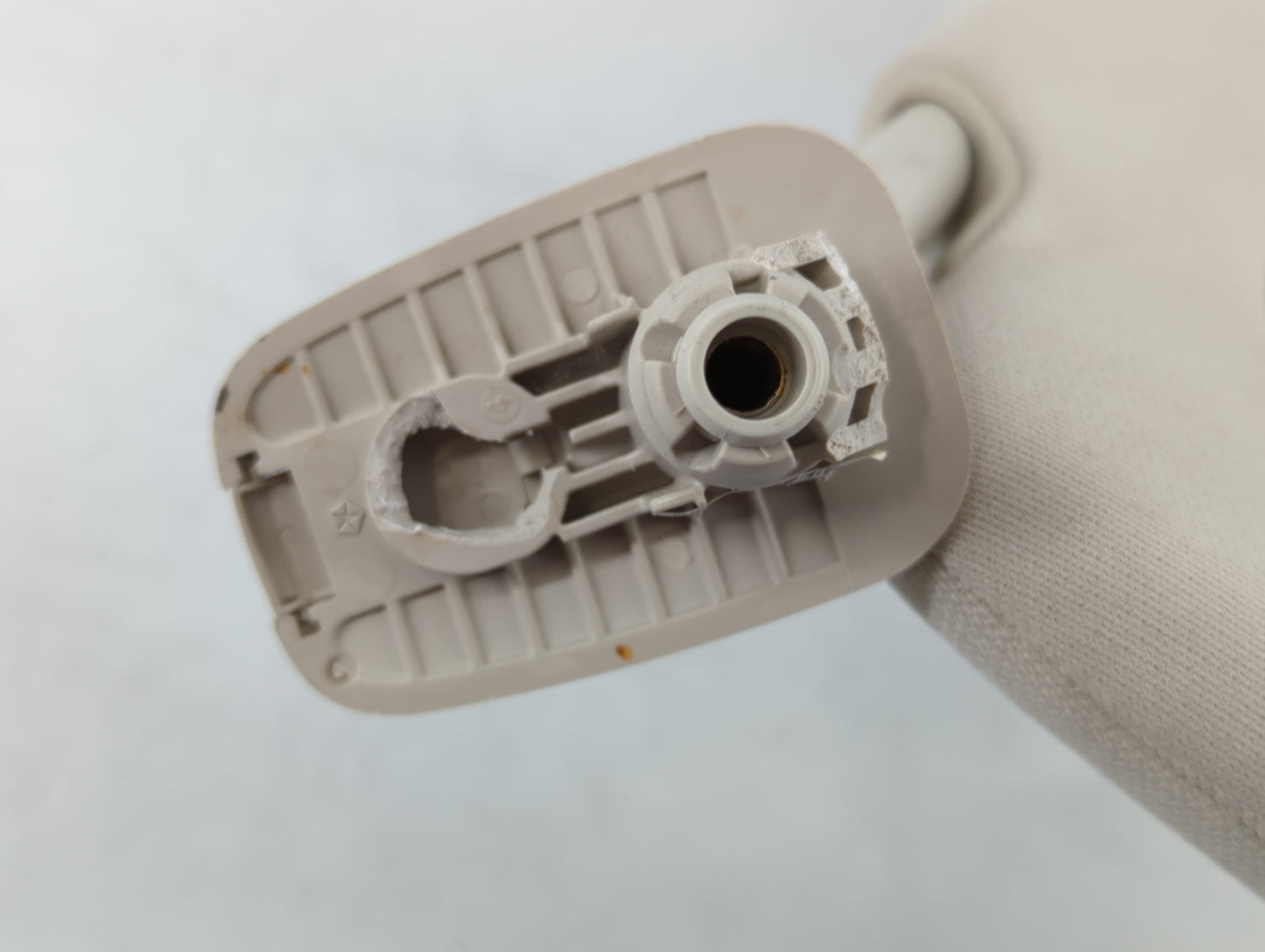 2015 Chrysler 200 Sun Visor Shade Replacement Passenger Right Mirror Fits OEM Used Auto Parts - Oemusedautoparts1.com