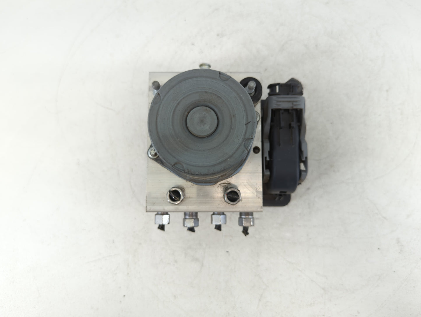 2015 Chrysler 200 ABS Pump Control Module Replacement P/N:P68232470AB Fits OEM Used Auto Parts - Oemusedautoparts1.com
