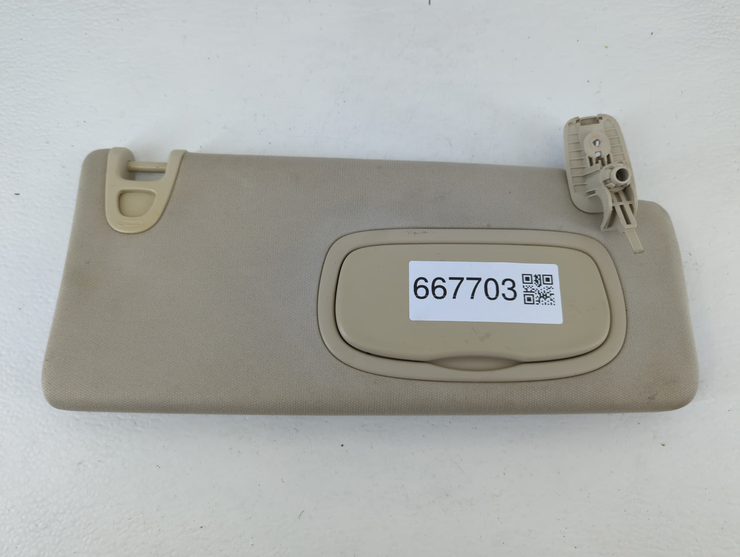 2015 Chrysler 200 Sun Visor Shade Replacement Passenger Right Mirror Fits OEM Used Auto Parts - Oemusedautoparts1.com