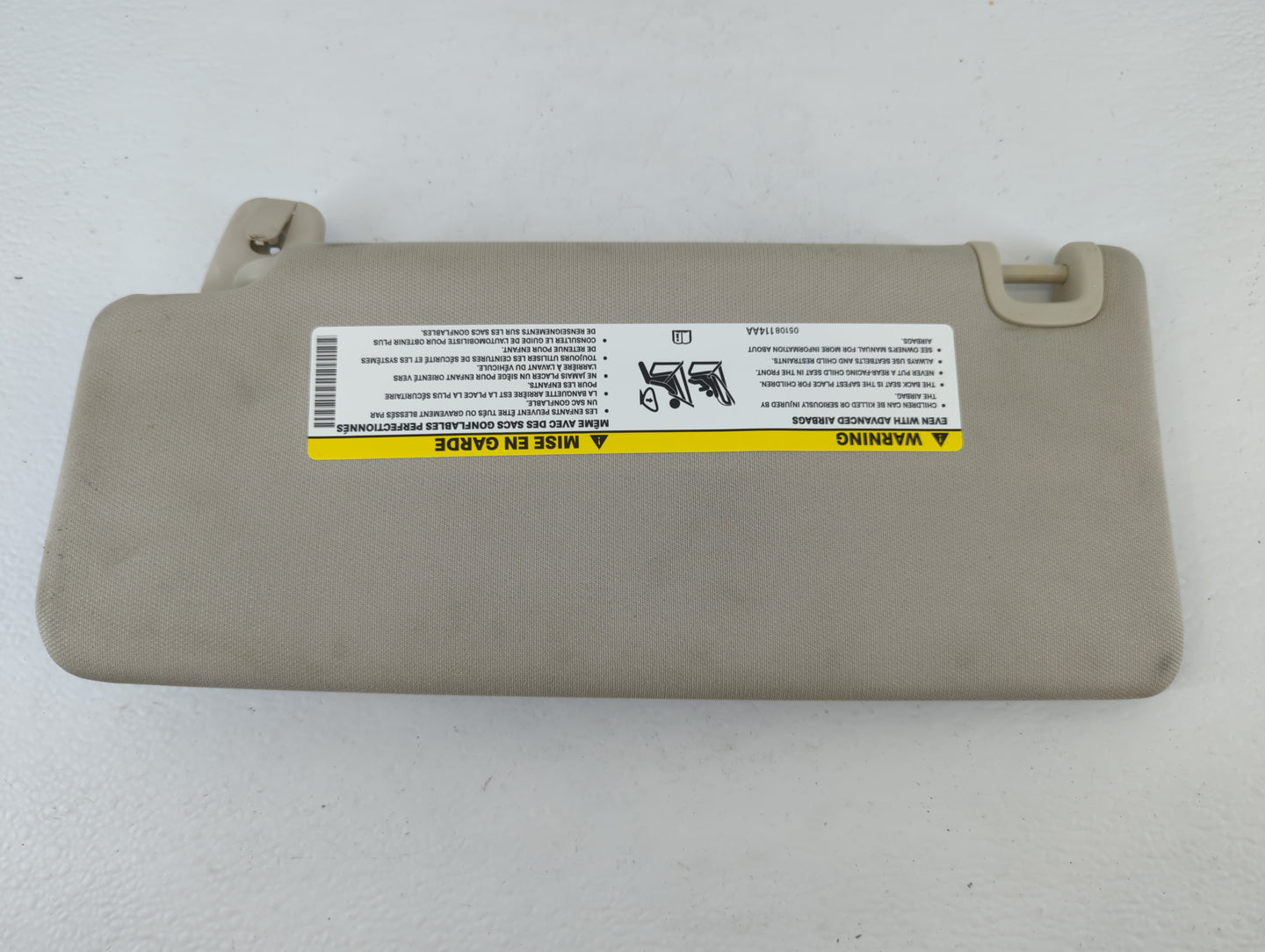 2015 Chrysler 200 Sun Visor Shade Replacement Passenger Right Mirror Fits OEM Used Auto Parts - Oemusedautoparts1.com