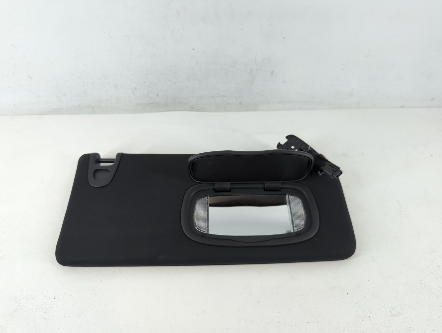 2015 Chrysler 200 Sun Visor Shade Replacement Passenger Right Mirror Fits OEM Used Auto Parts - Oemusedautoparts1.com