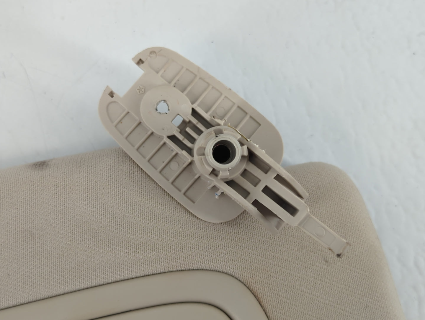 2015 Chrysler 200 Sun Visor Shade Replacement Driver Left Mirror Fits OEM Used Auto Parts - Oemusedautoparts1.com