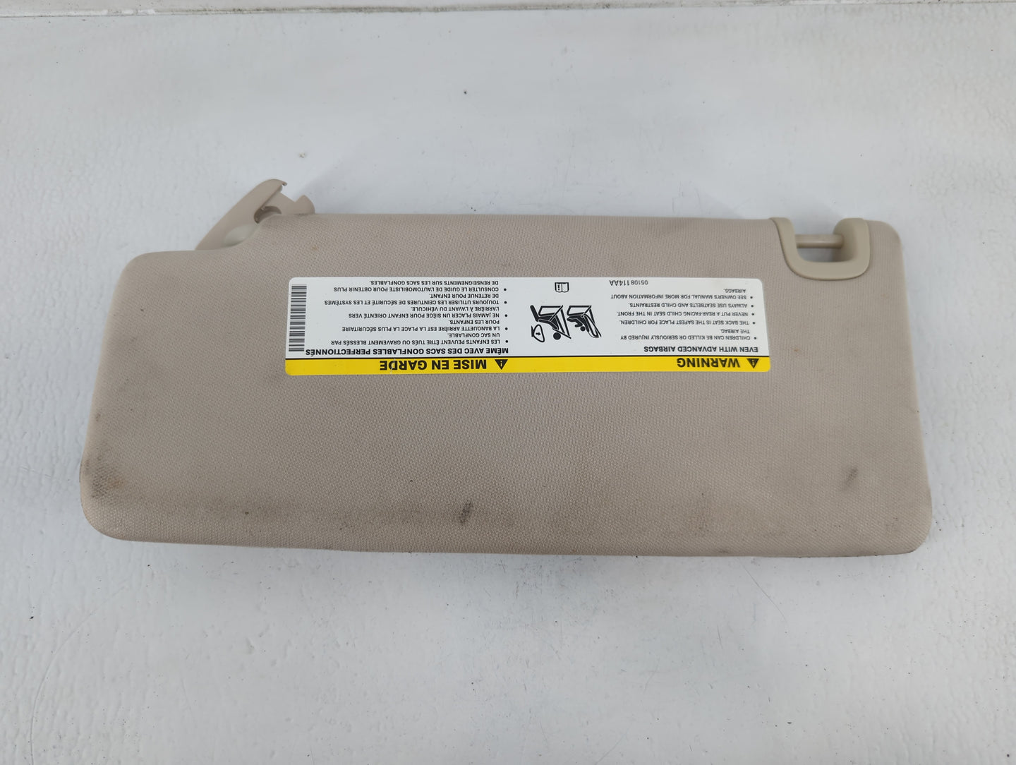 2015 Chrysler 200 Sun Visor Shade Replacement Driver Left Mirror Fits OEM Used Auto Parts - Oemusedautoparts1.com