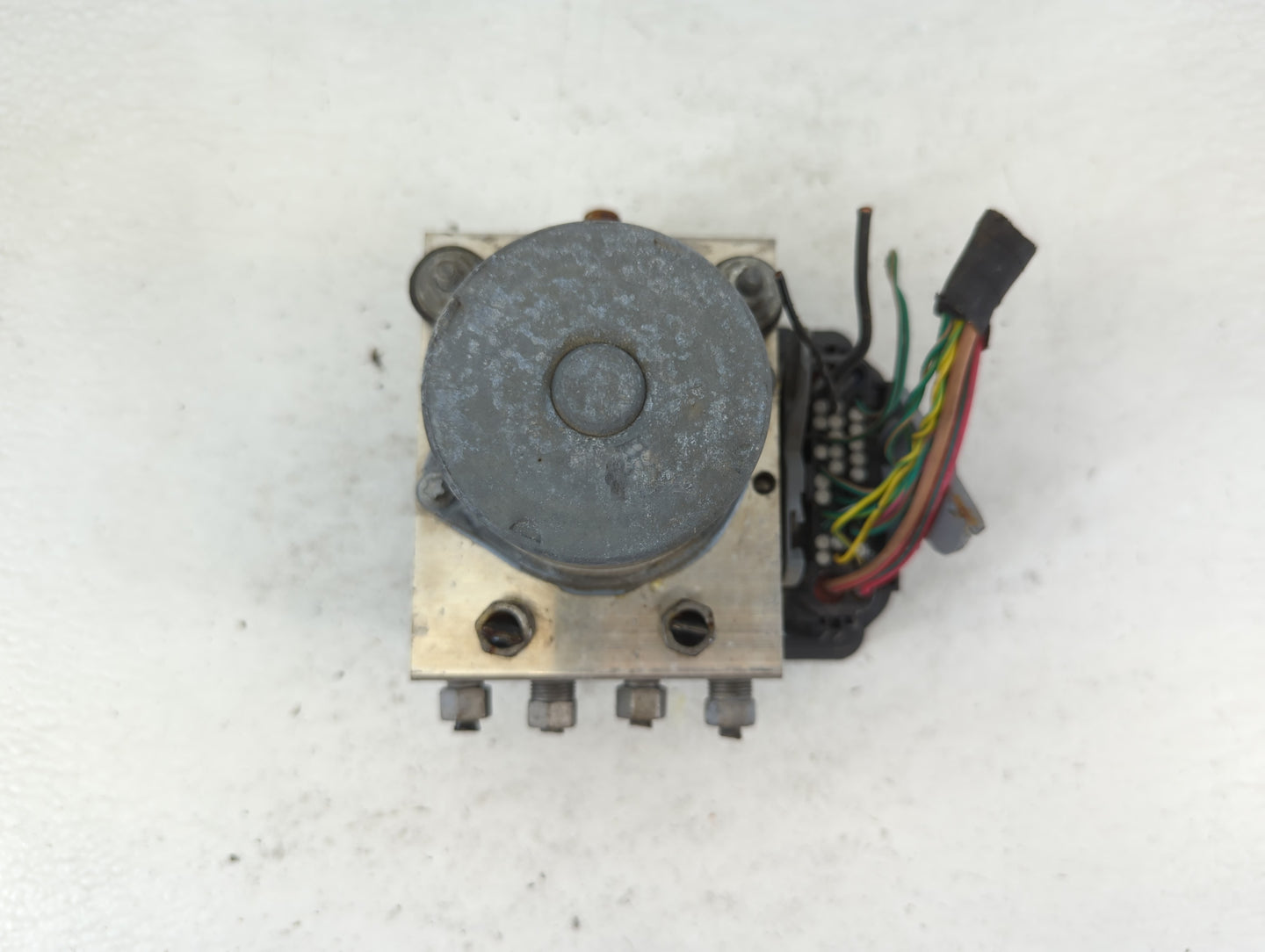 2015 Chrysler 200 ABS Pump Control Module Replacement P/N:P68232470AB Fits OEM Used Auto Parts - Oemusedautoparts1.com