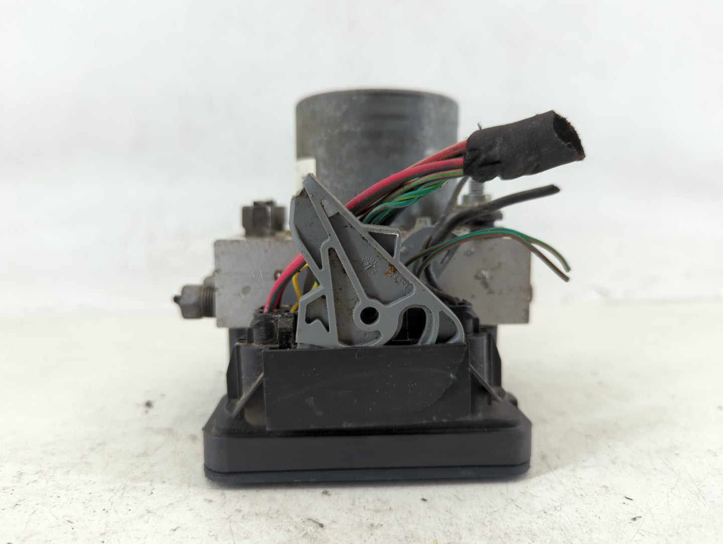 2015 Chrysler 200 ABS Pump Control Module Replacement P/N:P68232470AB Fits OEM Used Auto Parts - Oemusedautoparts1.com