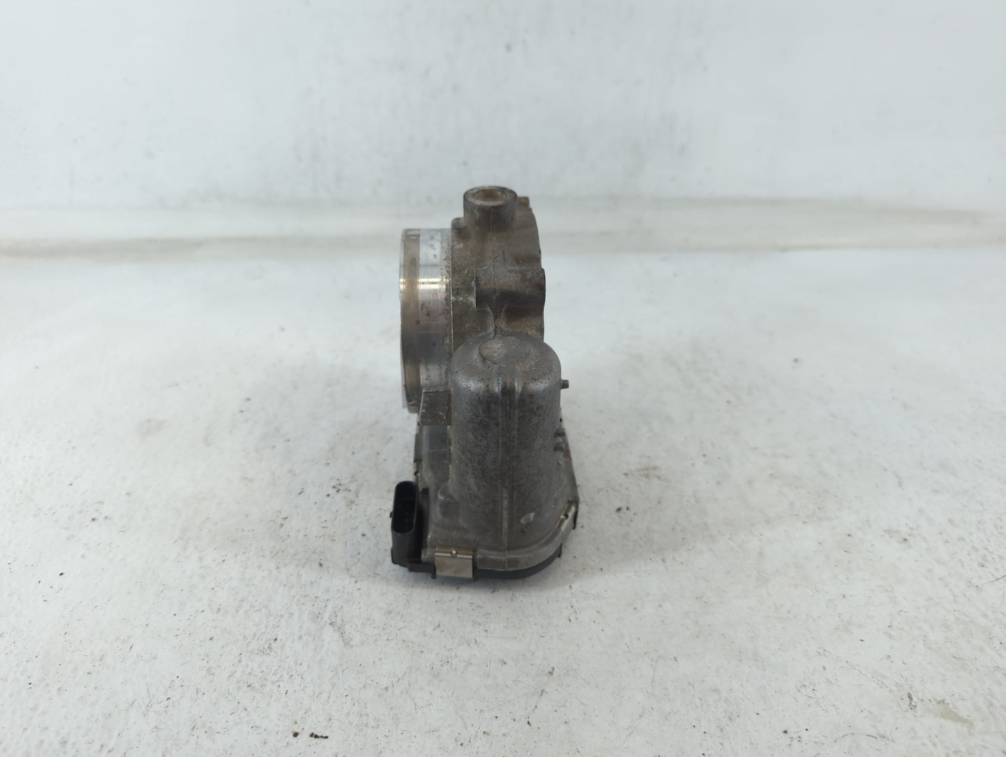 2011-2017 Chrysler 200 Throttle Body P/N:05184349AC 0 280 750 570 Fits OEM Used Auto Parts - Oemusedautoparts1.com