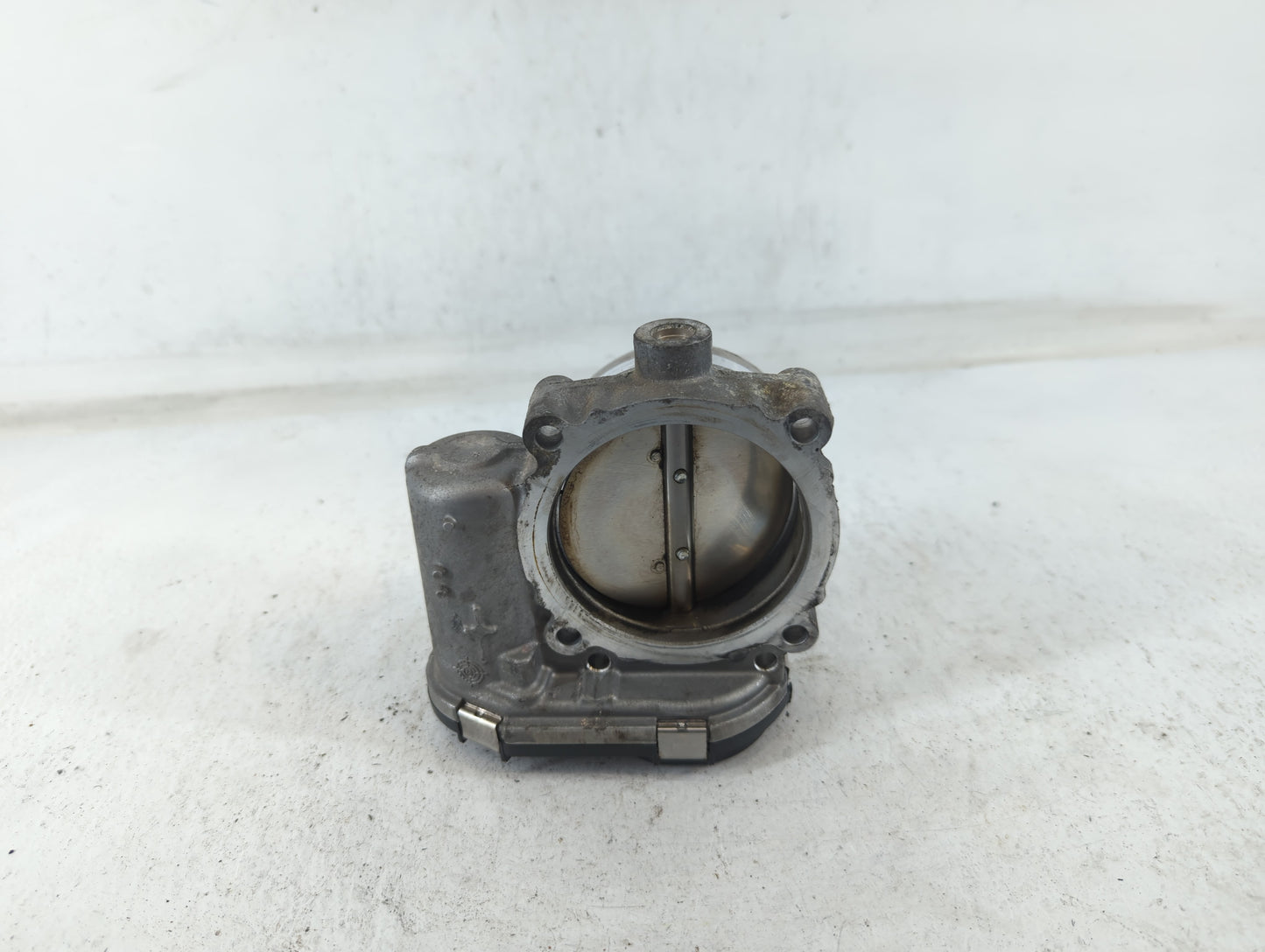 2011-2017 Chrysler 200 Throttle Body P/N:05184349AC 0 280 750 570 Fits OEM Used Auto Parts - Oemusedautoparts1.com