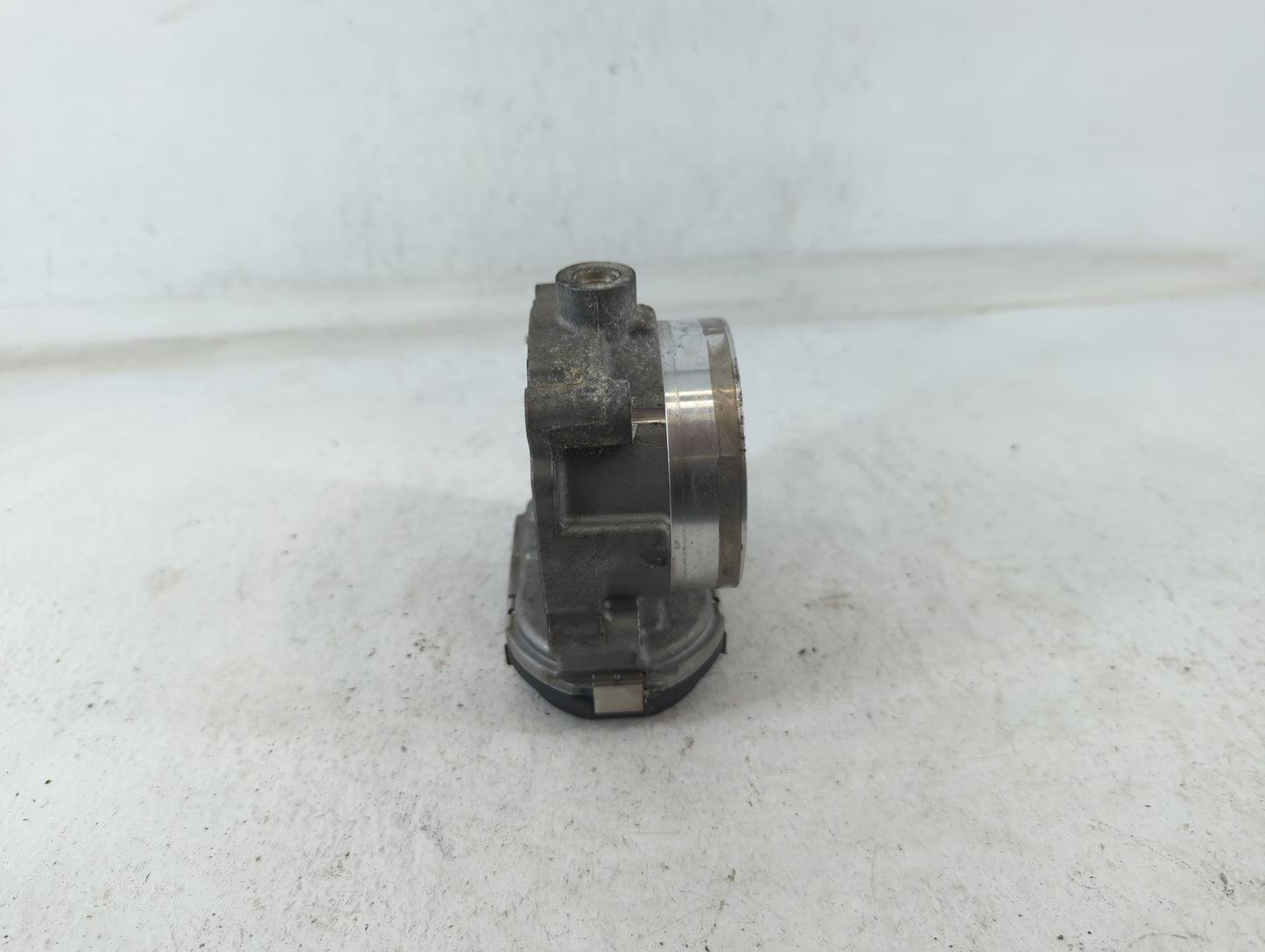 2011-2017 Chrysler 200 Throttle Body P/N:05184349AC 0 280 750 570 Fits OEM Used Auto Parts - Oemusedautoparts1.com