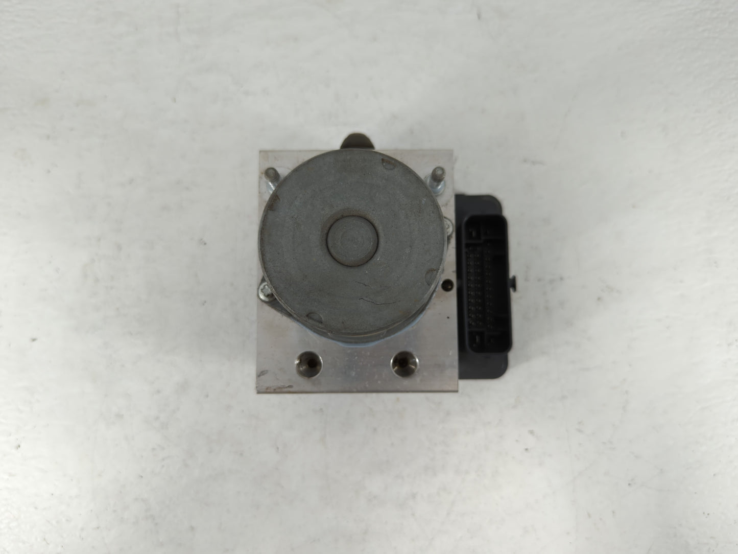 2015 Chrysler 200 ABS Pump Control Module Replacement P/N:P68232470AB Fits OEM Used Auto Parts - Oemusedautoparts1.com