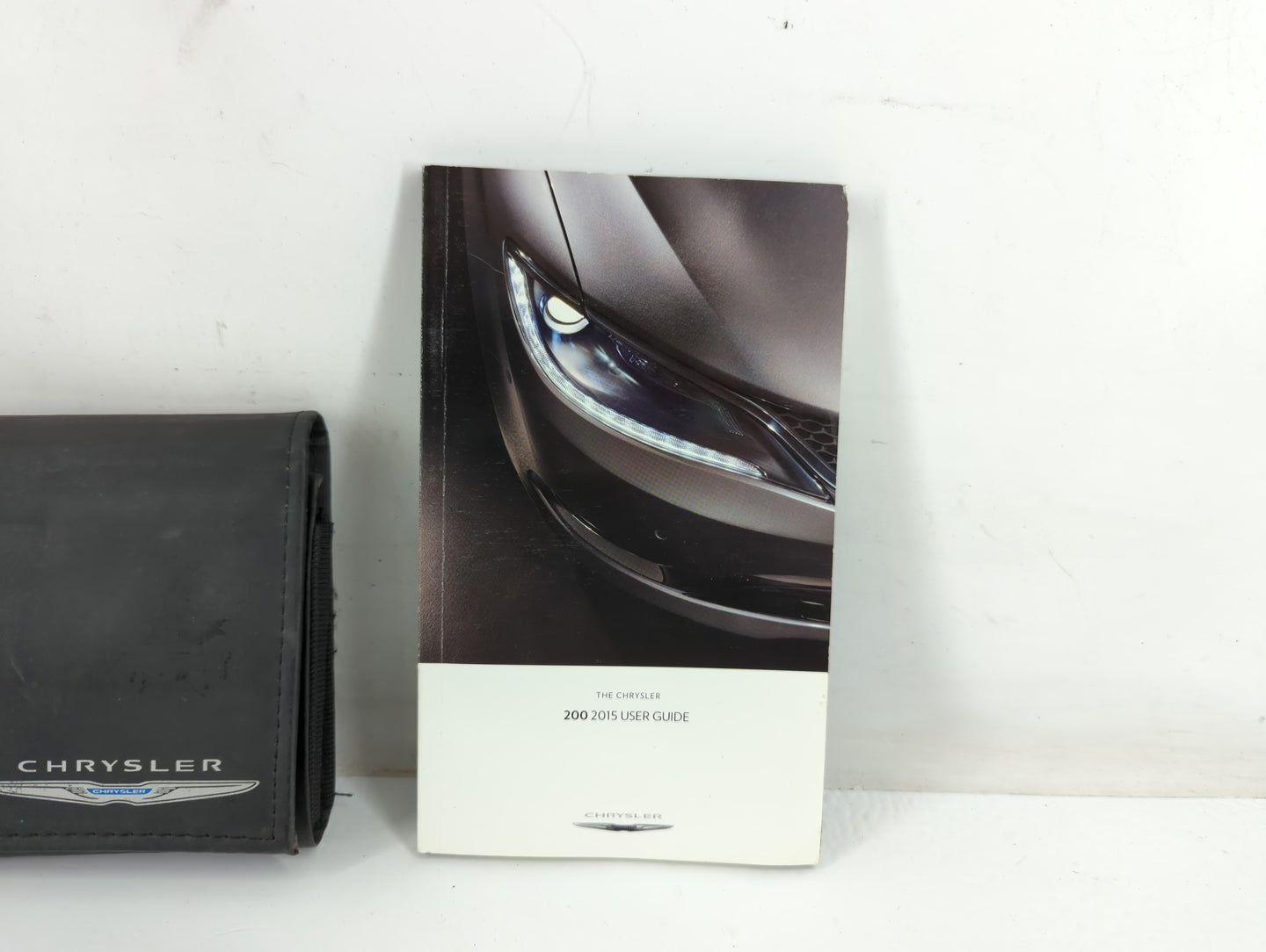 2015 Chrysler 200 Owners Manual Book Guide P/N:15UF-926-AA OEM Used Auto Parts - Oemusedautoparts1.com