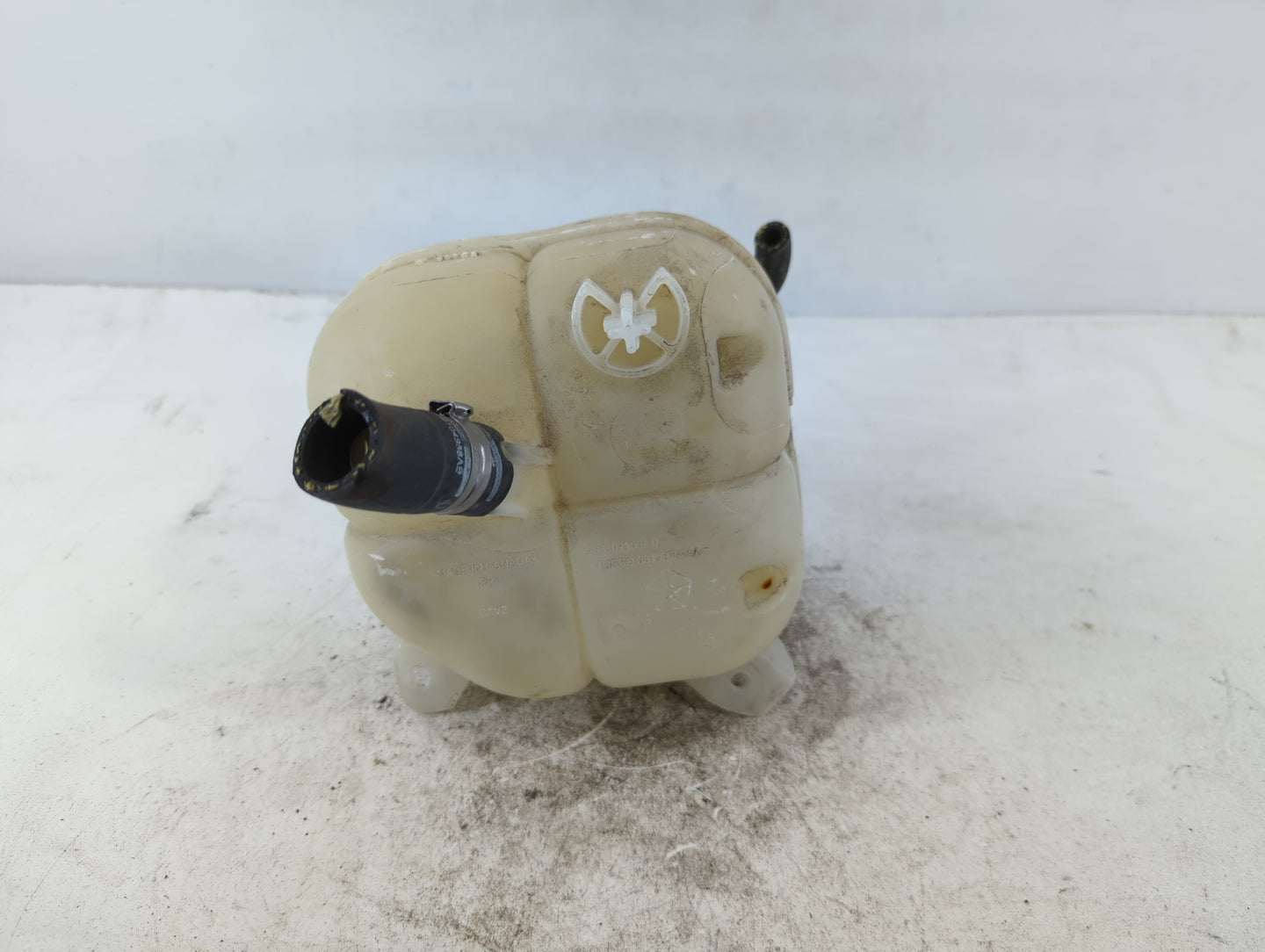 2015-2017 Chrysler 200 Windshield Washer Fluid Reservoir Bottle Oem - Oemusedautoparts1.com