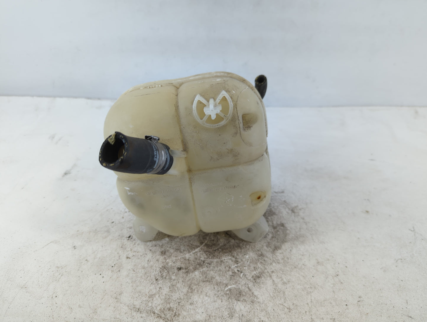 2015-2017 Chrysler 200 Windshield Washer Fluid Reservoir Bottle Oem - Oemusedautoparts1.com