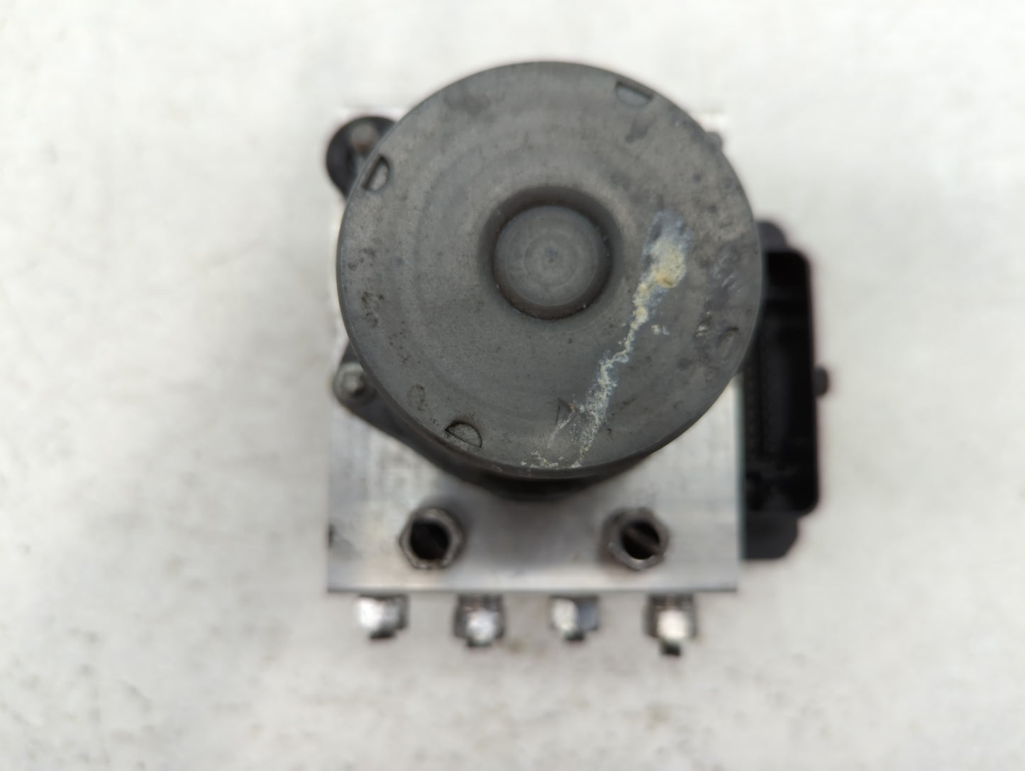 2015 Chrysler 200 ABS Pump Control Module Replacement P/N:P68232470AB Fits OEM Used Auto Parts - Oemusedautoparts1.com