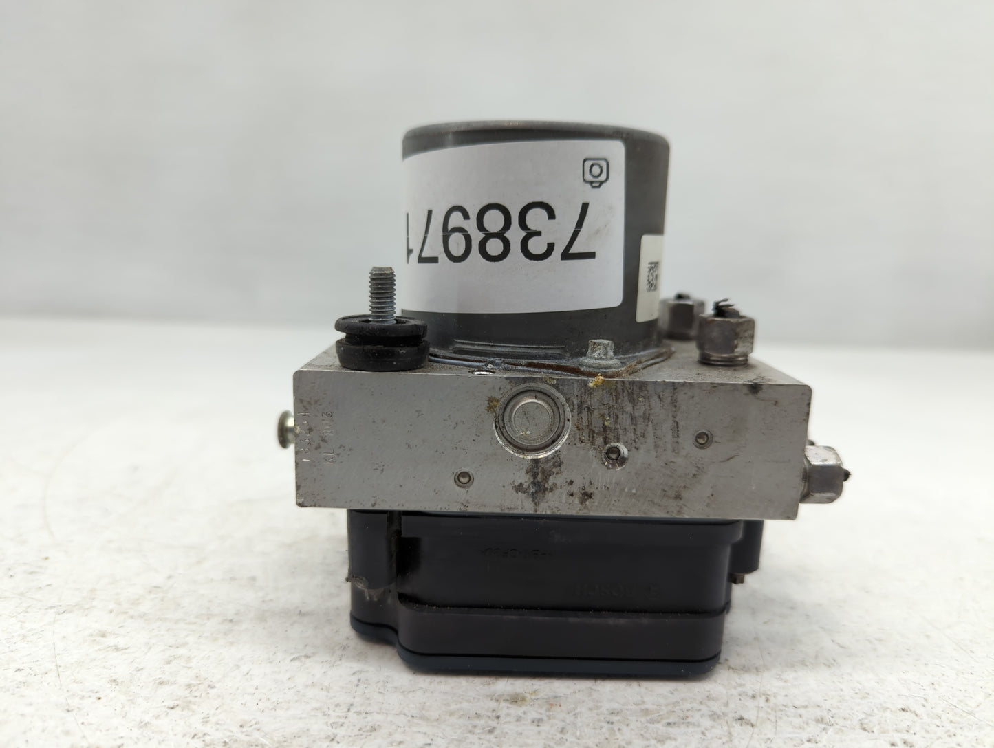 2015 Chrysler 200 ABS Pump Control Module Replacement P/N:P68232470AB Fits OEM Used Auto Parts - Oemusedautoparts1.com
