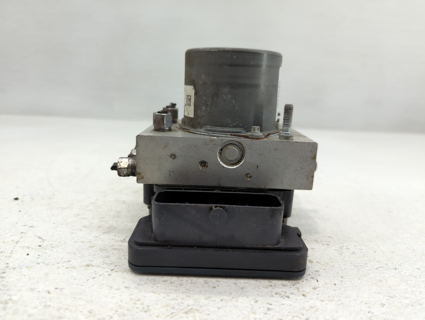 2015 Chrysler 200 ABS Pump Control Module Replacement P/N:P68232470AB Fits OEM Used Auto Parts - Oemusedautoparts1.com