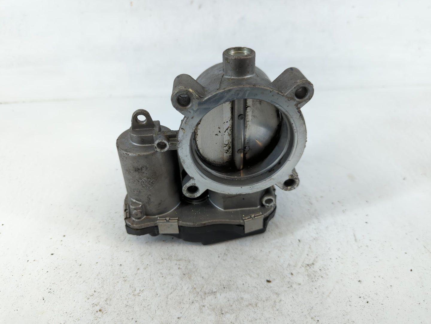 2015-2017 Chrysler 200 Throttle Body P/N:04891970A Fits Fits 2014 2015 2016 2017 2018 2019 2020 2021 2022 OEM Used Auto Part