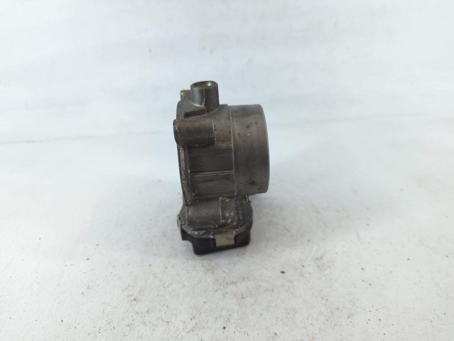 2015-2017 Chrysler 200 Throttle Body P/N:04891970A Fits Fits 2014 2015 2016 2017 2018 2019 2020 2021 2022 OEM Used Auto Part
