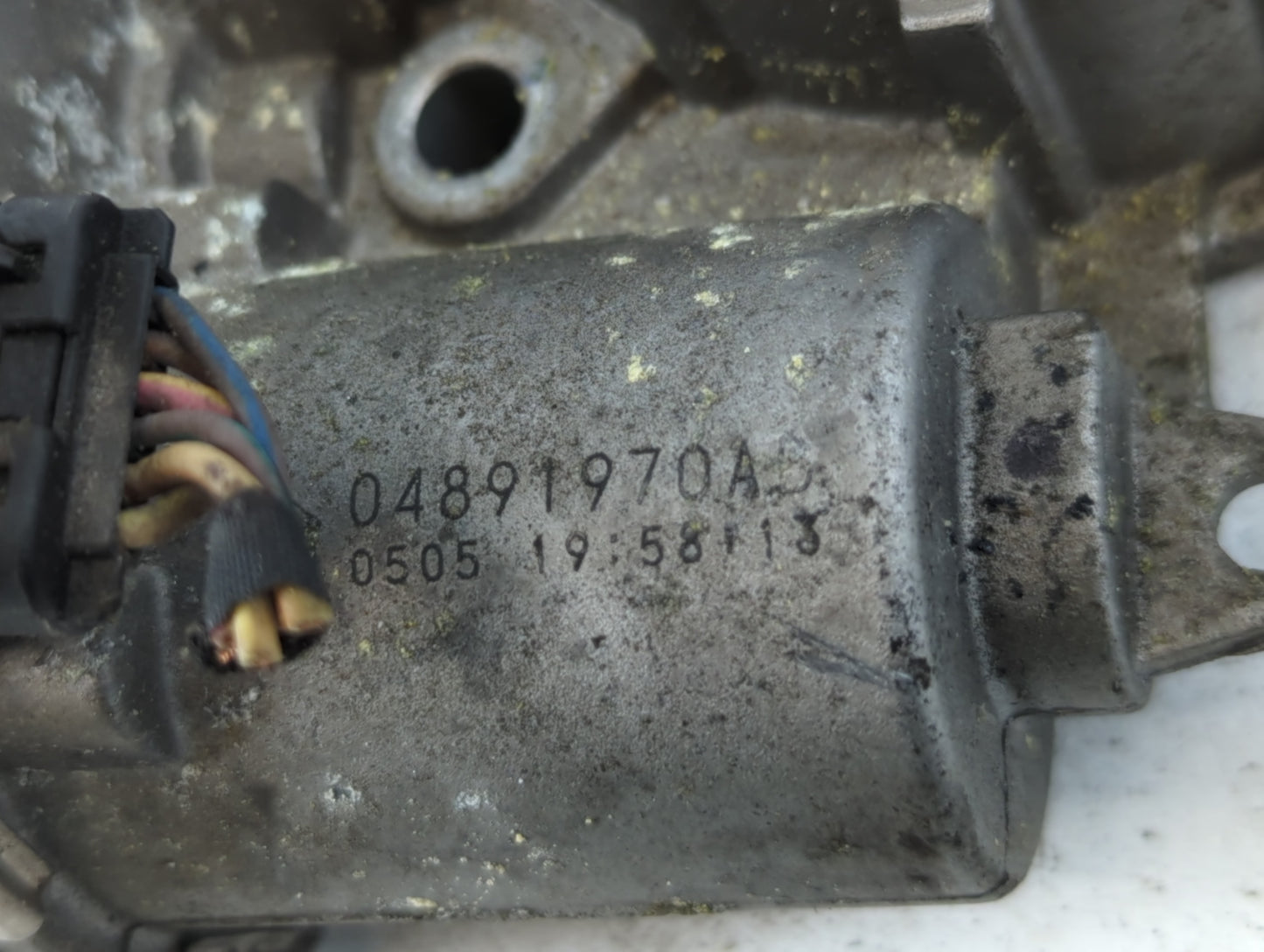 2015-2017 Chrysler 200 Throttle Body P/N:04891970A Fits Fits 2014 2015 2016 2017 2018 2019 2020 2021 2022 OEM Used Auto Part