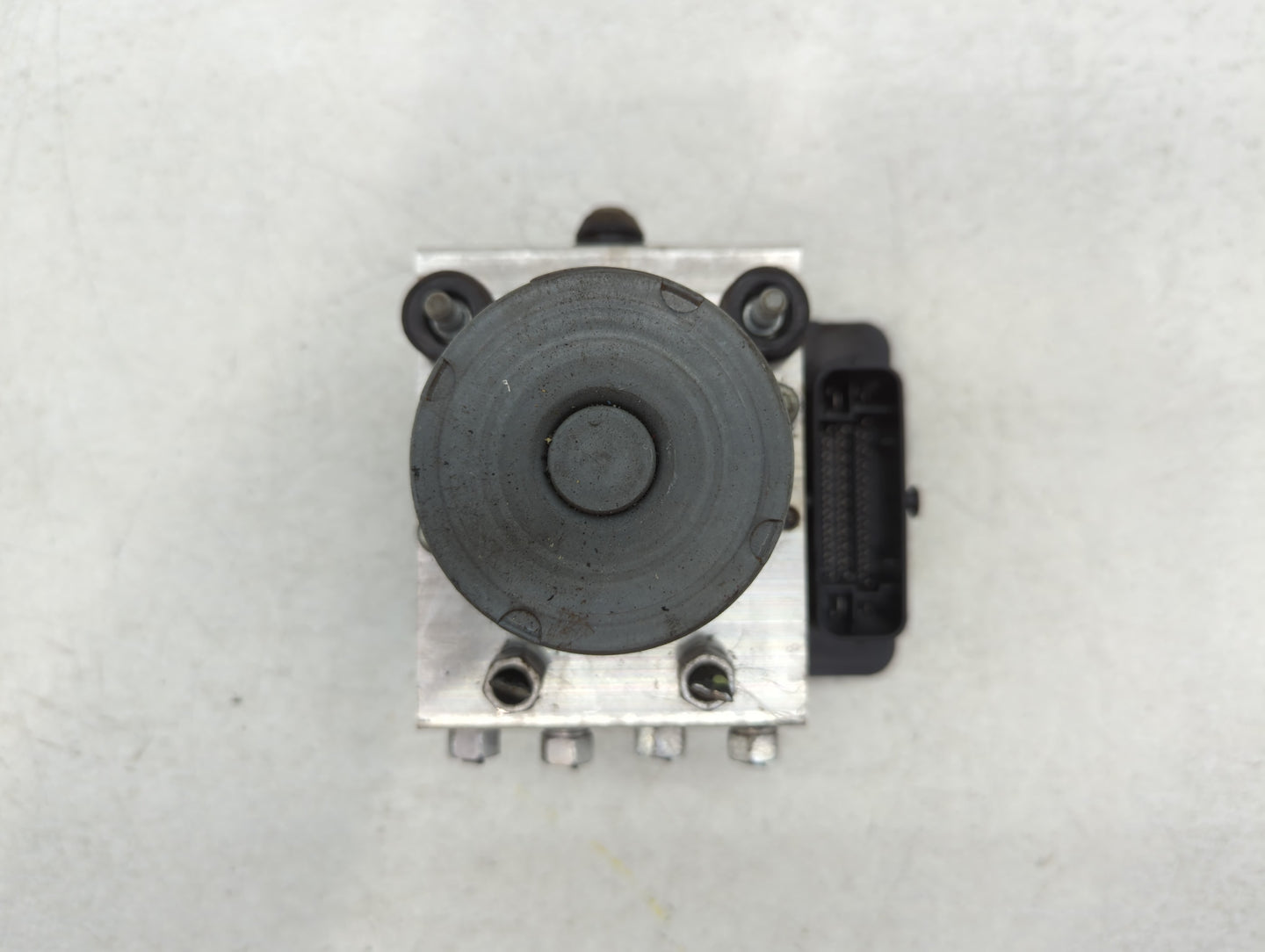 2015 Chrysler 200 ABS Pump Control Module Replacement P/N:P68232470AB Fits OEM Used Auto Parts - Oemusedautoparts1.com