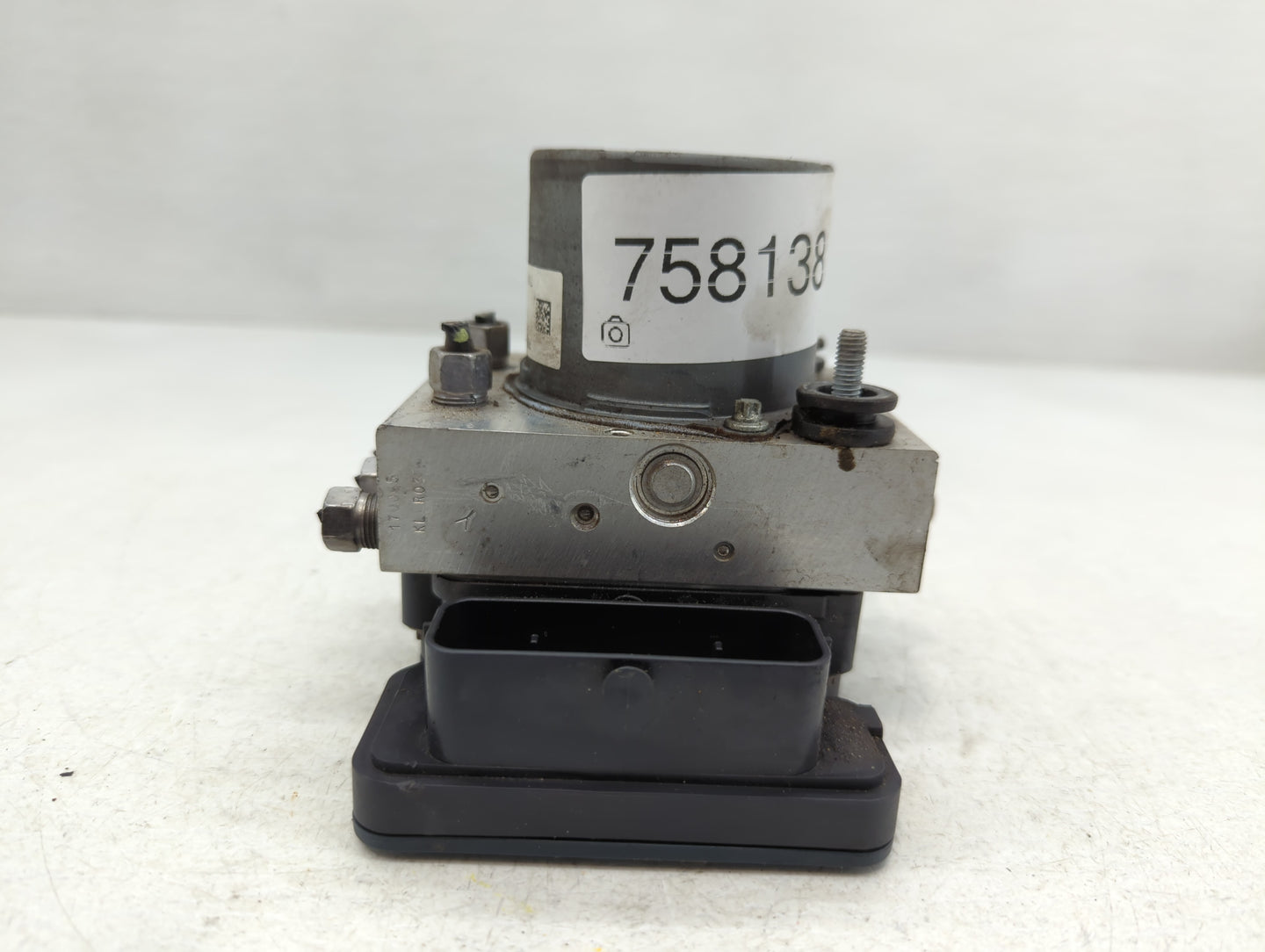 2015 Chrysler 200 ABS Pump Control Module Replacement P/N:P68232470AB Fits OEM Used Auto Parts - Oemusedautoparts1.com