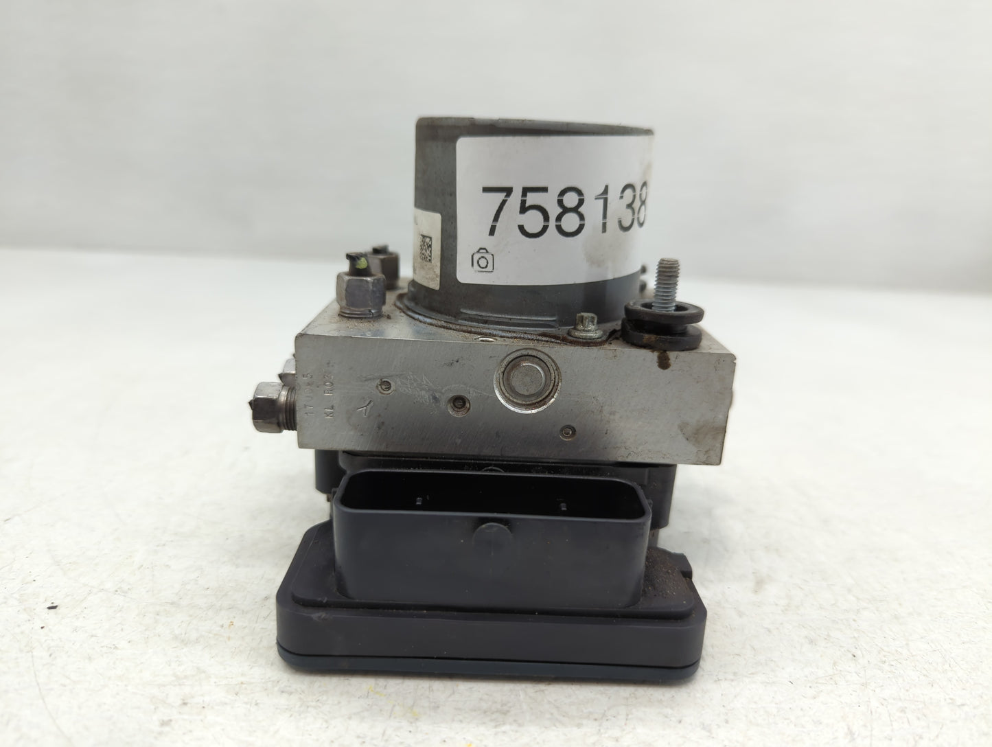 2015 Chrysler 200 ABS Pump Control Module Replacement P/N:P68232470AB Fits OEM Used Auto Parts - Oemusedautoparts1.com