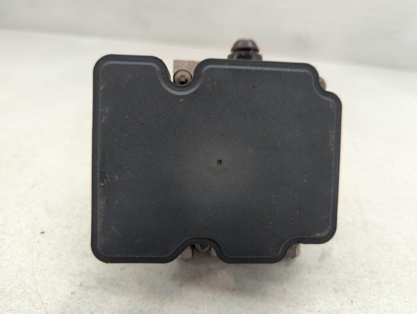 2015 Chrysler 200 ABS Pump Control Module Replacement P/N:P68232470AB Fits OEM Used Auto Parts - Oemusedautoparts1.com