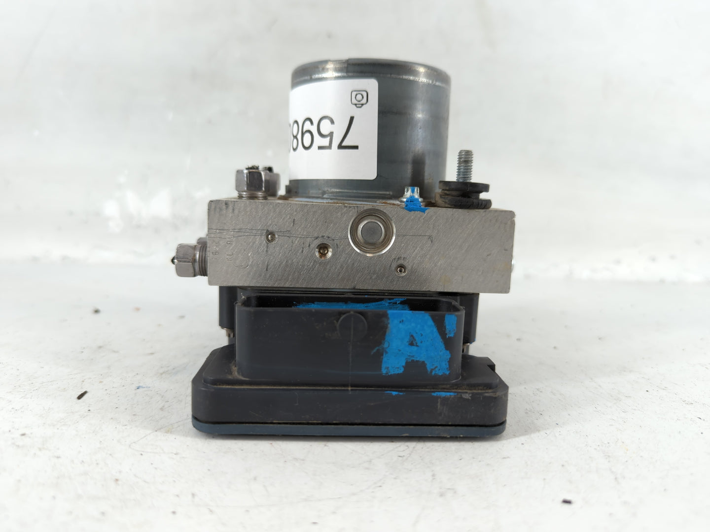 2015 Chrysler 200 ABS Pump Control Module Replacement P/N:68232470AB Fits OEM Used Auto Parts - Oemusedautoparts1.com