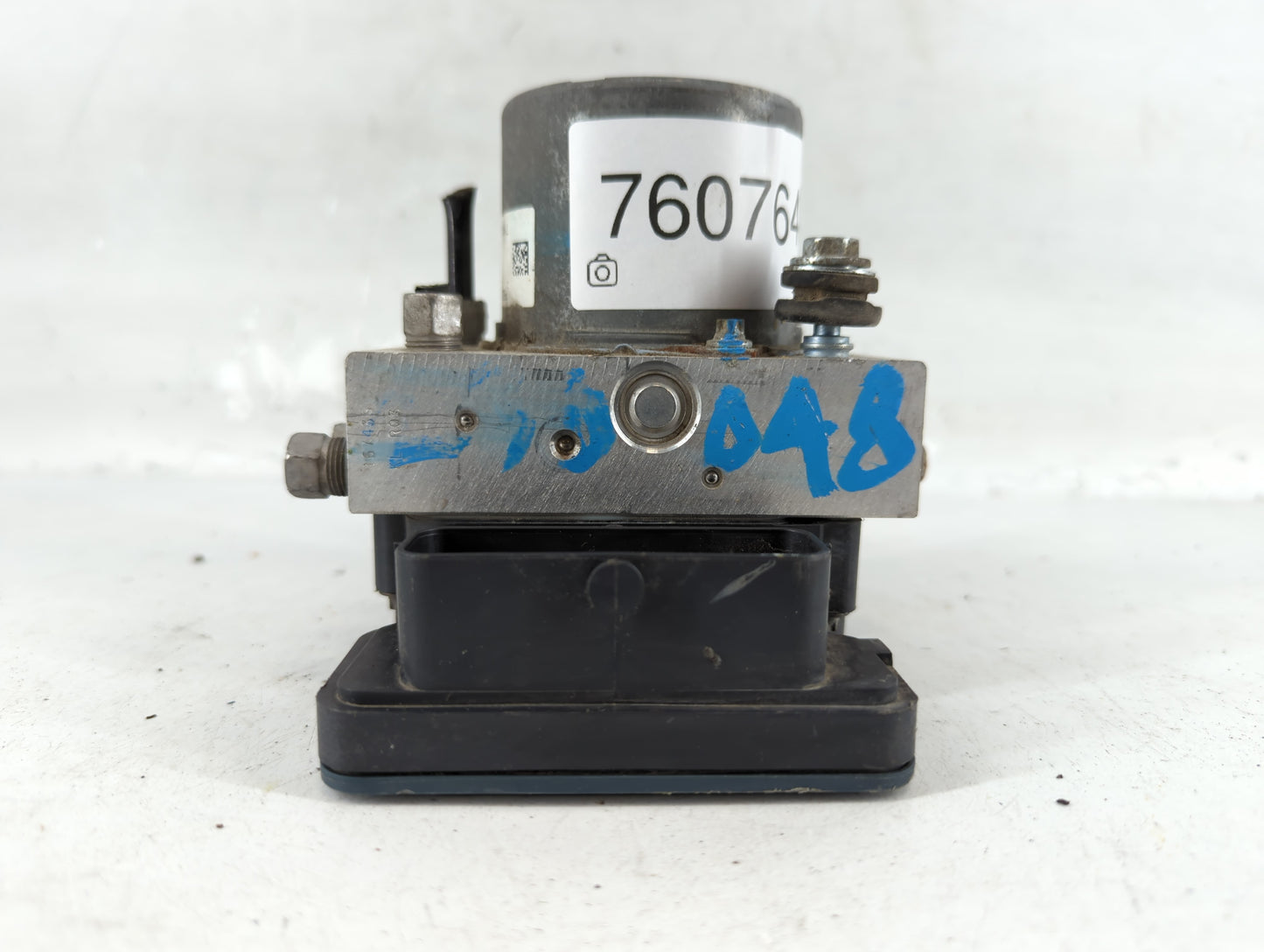 2015 Chrysler 200 ABS Pump Control Module Replacement P/N:P68232470AB Fits OEM Used Auto Parts - Oemusedautoparts1.com
