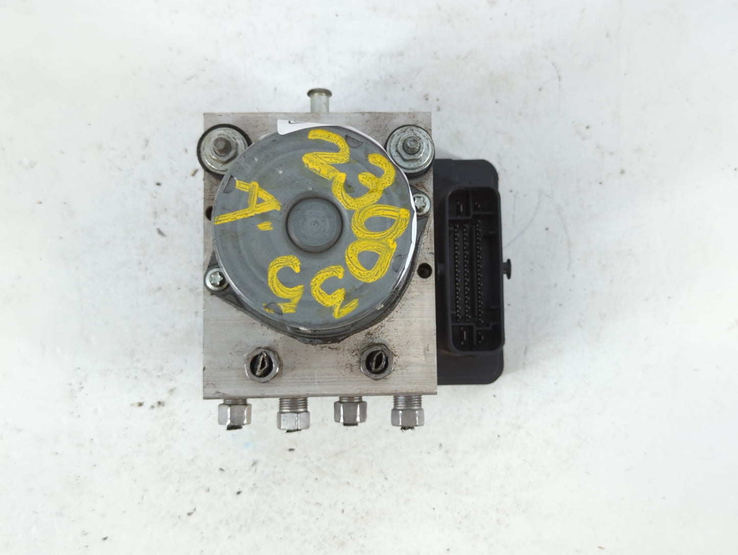 2015 Chrysler 200 ABS Pump Control Module Replacement P/N:P68232470AB Fits OEM Used Auto Parts - Oemusedautoparts1.com