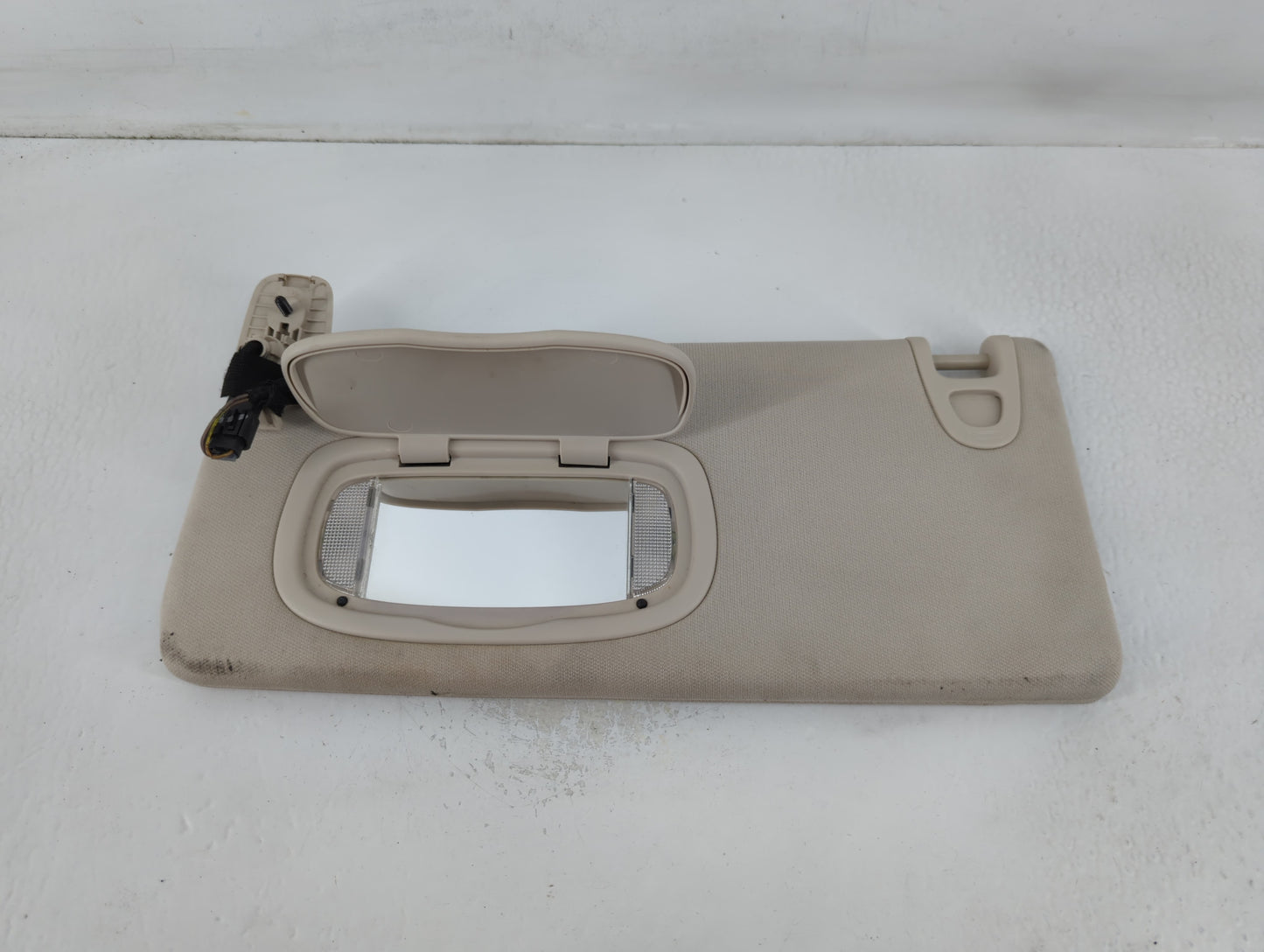 2015 Chrysler 200 Sun Visor Shade Replacement Driver Left Mirror Fits OEM Used Auto Parts - Oemusedautoparts1.com