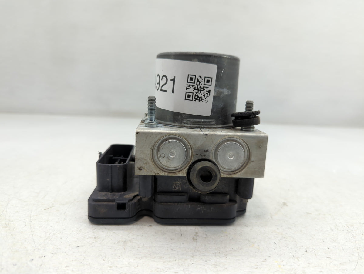 2015 Chrysler 200 Anti-Lock Brake ABS Pump Module Actuator OEM P/N:P68232470AB Fits OEM Used Auto Parts - Oemusedautoparts1.