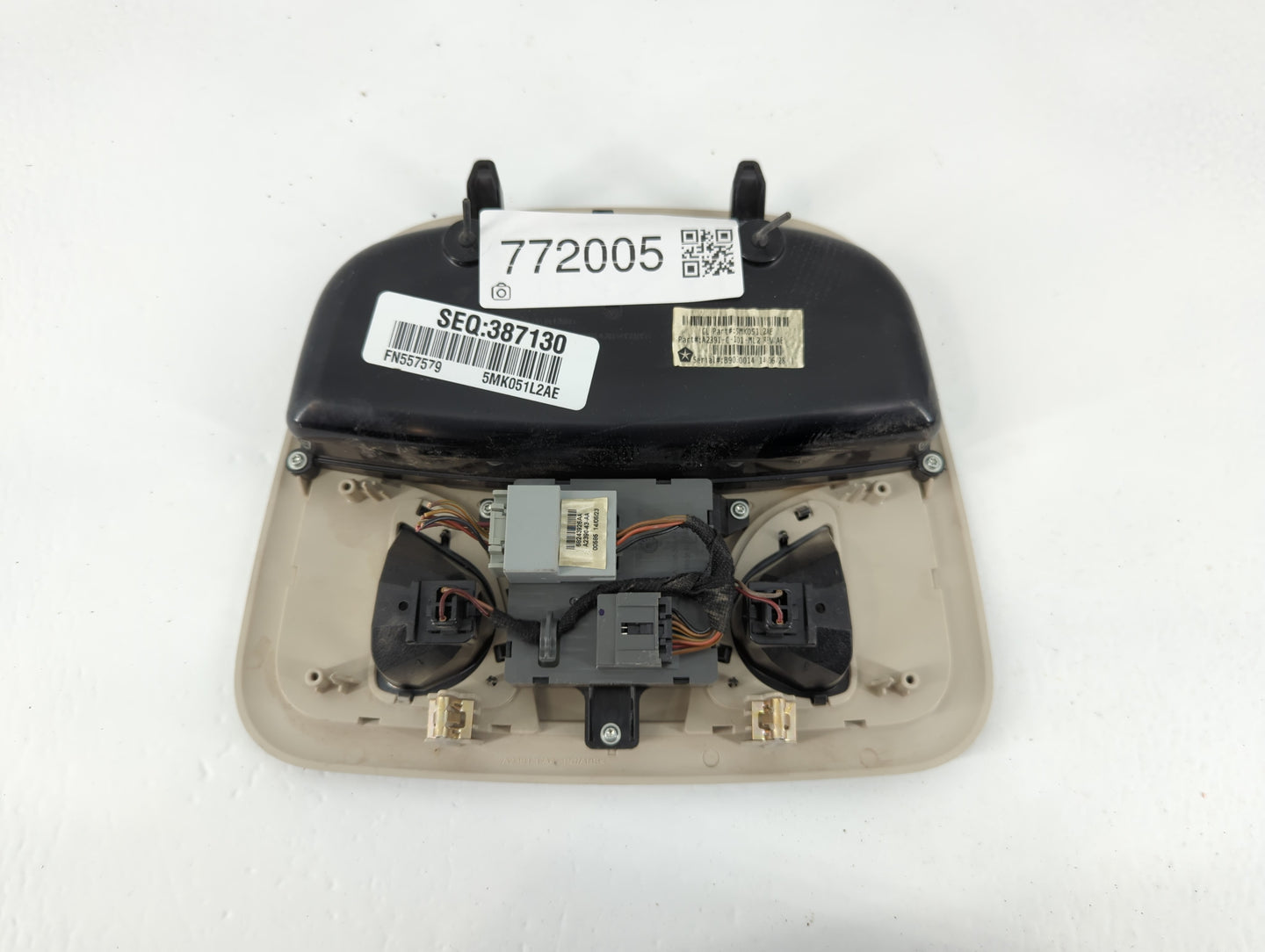 2015-2017 Chrysler 200 Overhead Roof Console 772005 - Oemusedautoparts1.com