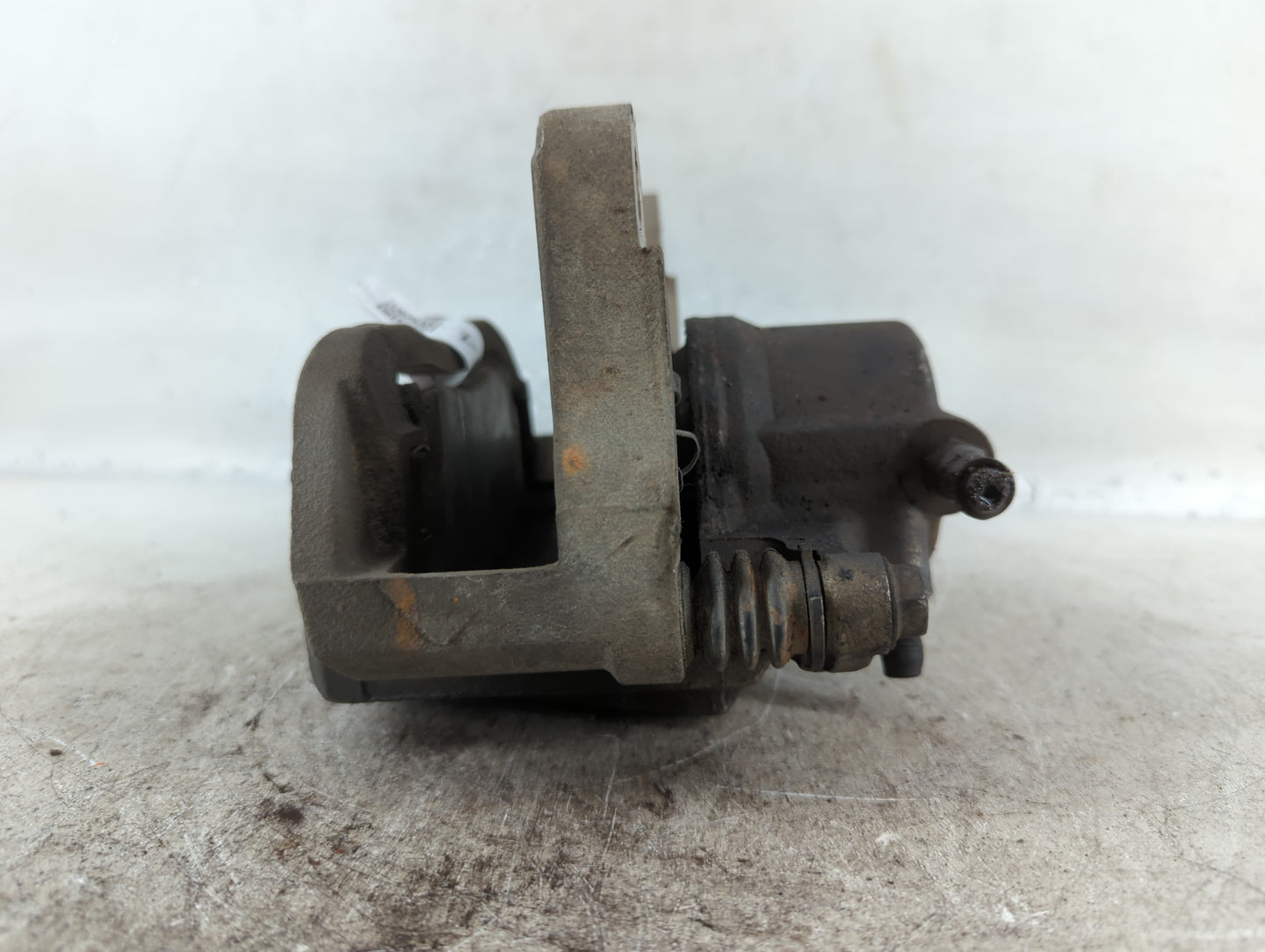 2015-2017 Chrysler 200 Front Driver Left Brake Caliper - Oemusedautoparts1.com