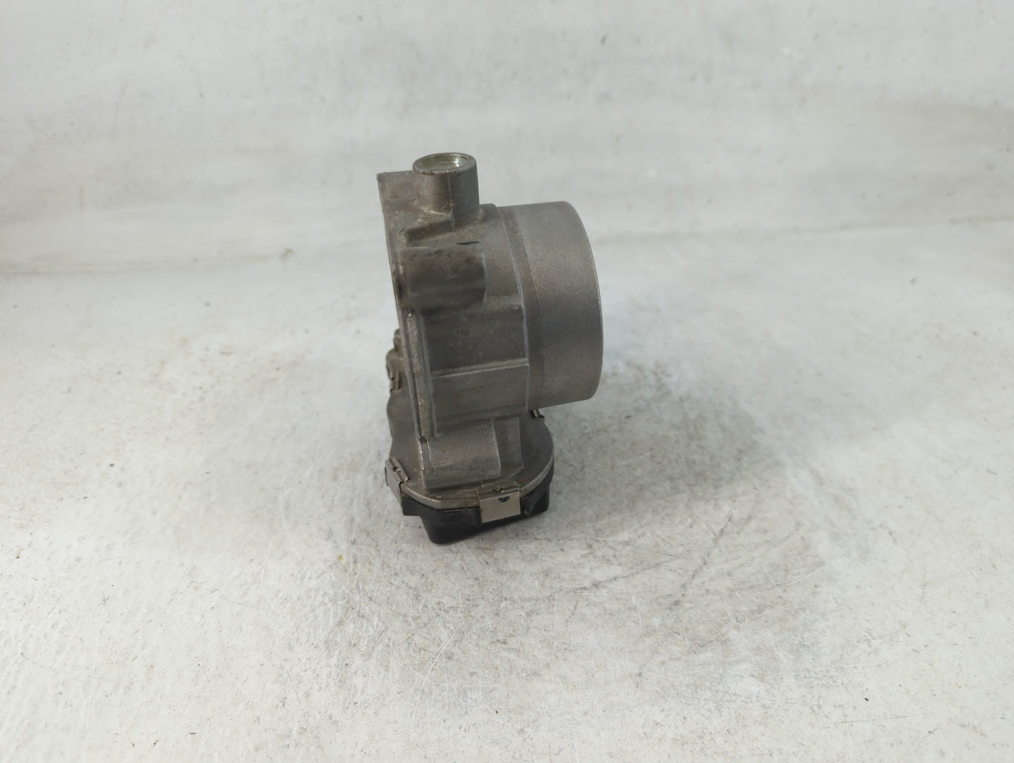 2015-2017 Chrysler 200 Throttle Body P/N:04891970AE Fits Fits 2014 2015 2016 2017 2018 2019 2020 2021 2022 OEM Used Auto Par