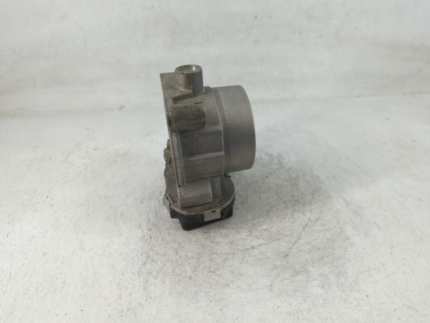 2015-2017 Chrysler 200 Throttle Body P/N:04891970AE Fits Fits 2014 2015 2016 2017 2018 2019 2020 2021 2022 OEM Used Auto Par